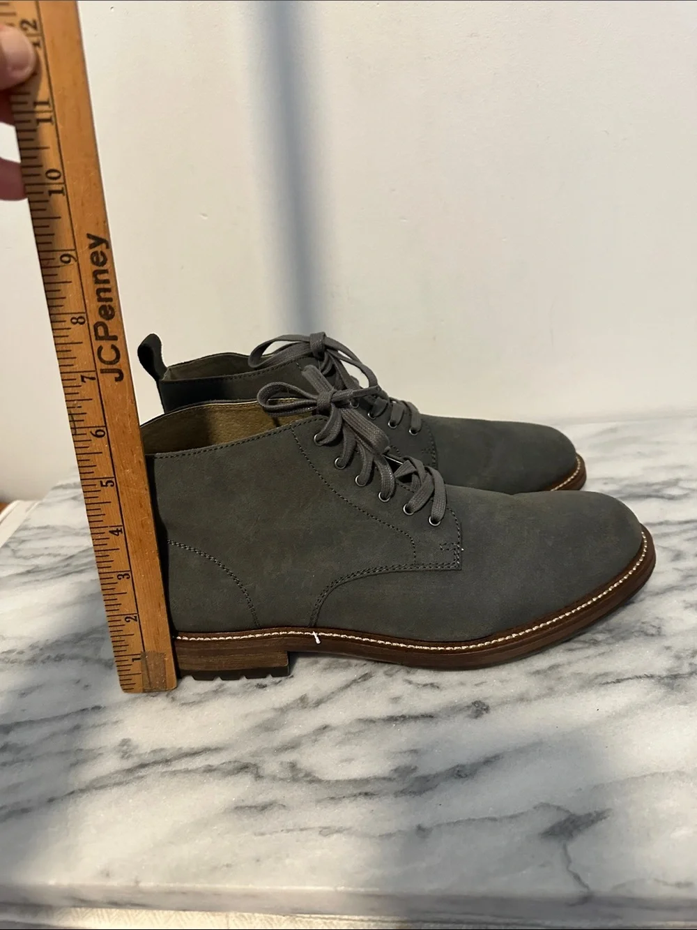 Banana Republic Arley Gray Suede Boots Ortholite men’s size 9.5 New no box